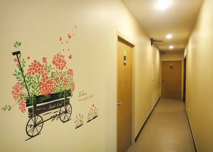Aleaf Hotel 3*