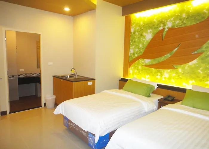 Aleaf Hotel 3*